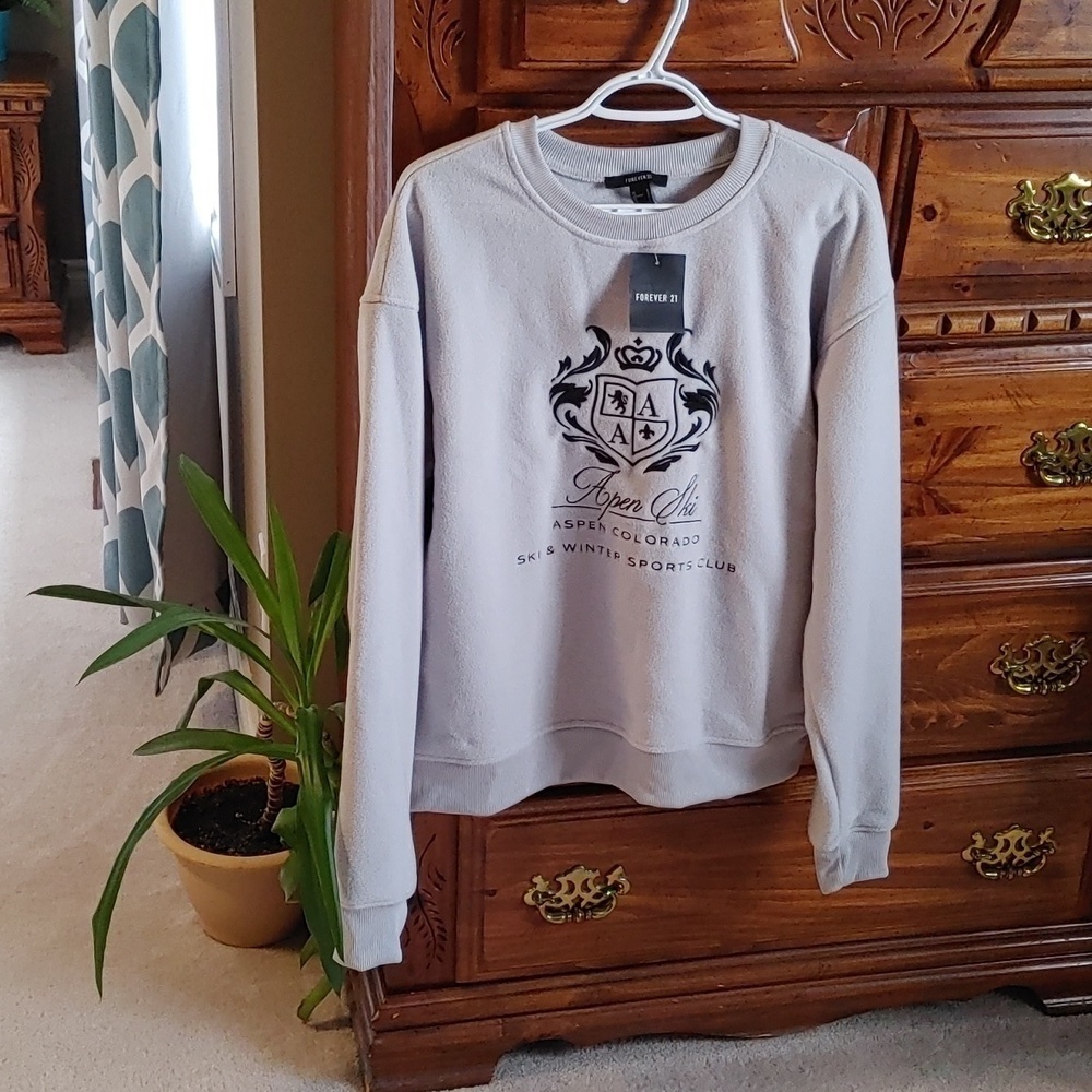 🍁NWT Women's Forever 21 Grey Embroidered Athletic Pullover